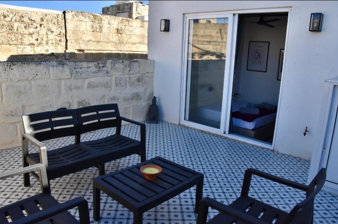Chic Penthouse Industrial-Style Lejlighed Mosta Eksteriør billede