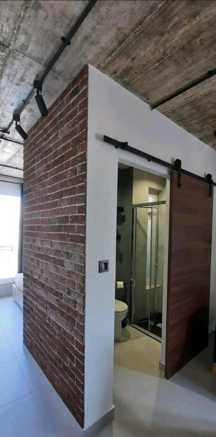 Chic Penthouse Industrial-Style Lejlighed Mosta Eksteriør billede