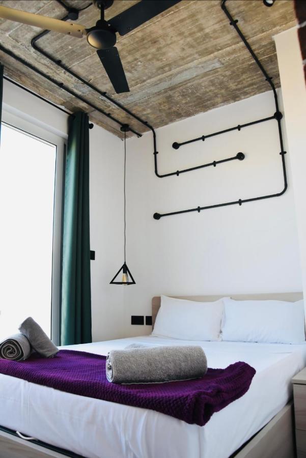 Chic Penthouse Industrial-Style Lejlighed Mosta Eksteriør billede
